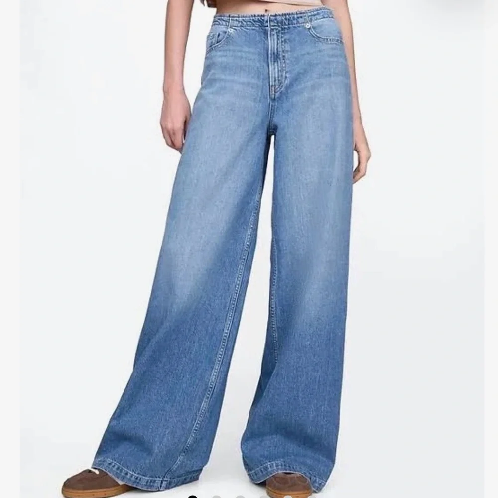 GAP Light Blue Wide-Leg High-Rise Jeans - Picture 1 of 4